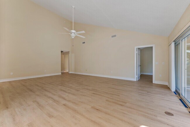 Building Photo - 118 Knoll Way