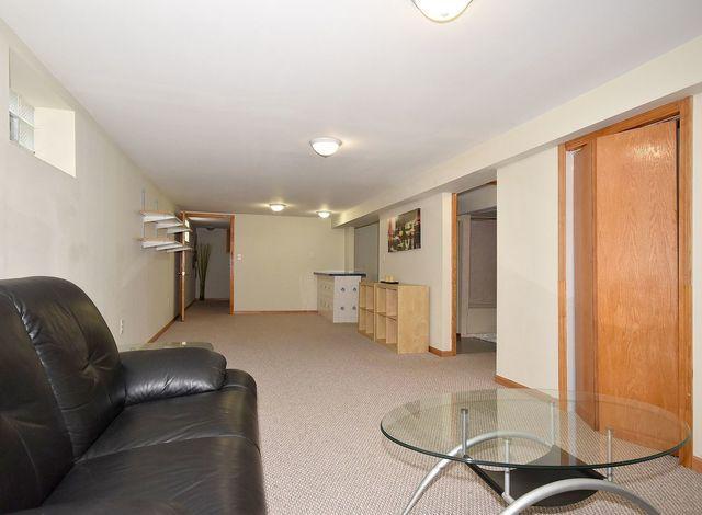 Building Photo - 2635 Maple St