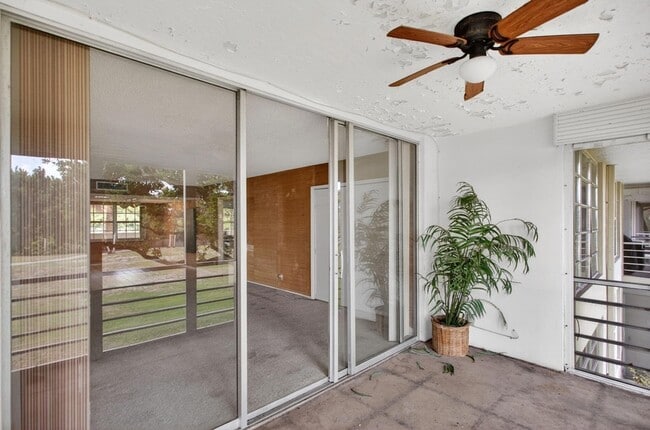Building Photo - 800 Cypress Blvd