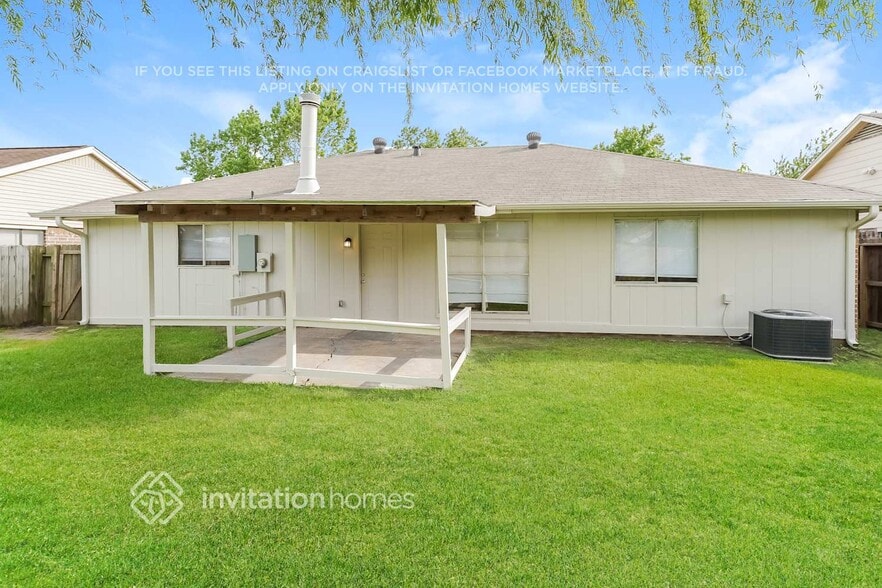 Building Photo - 7011 Pickett Dr