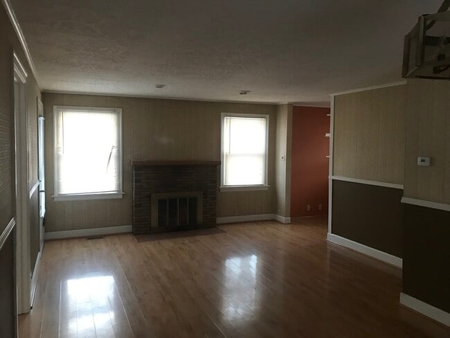 Building Photo - 116 Burlington Ave