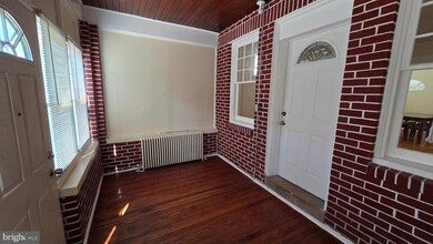 Building Photo - 5725 N Lawrence St