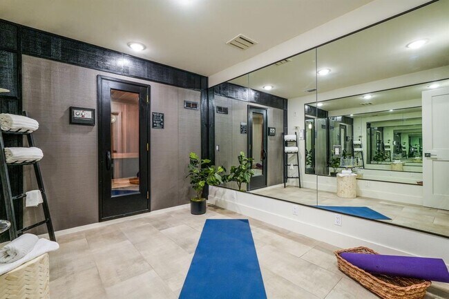 Building Photo - 1716 Bartoncliff Dr