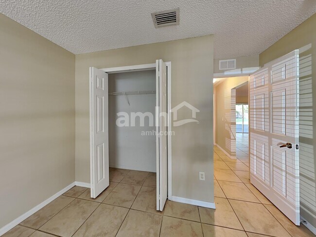 Building Photo - 655 Belvedere Rd NW