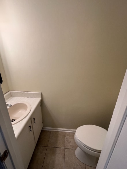 Building Photo - 3905 Westlawn Pl