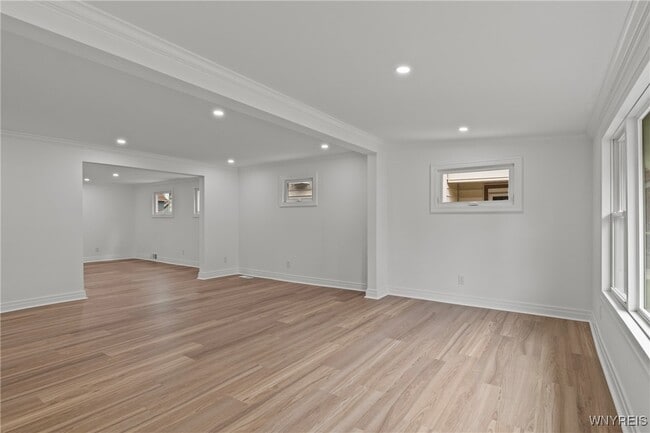 Building Photo - 42 Frontenac Ave
