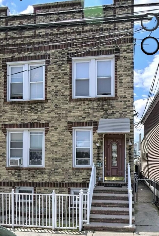 Primary Photo - 34 W 13th St