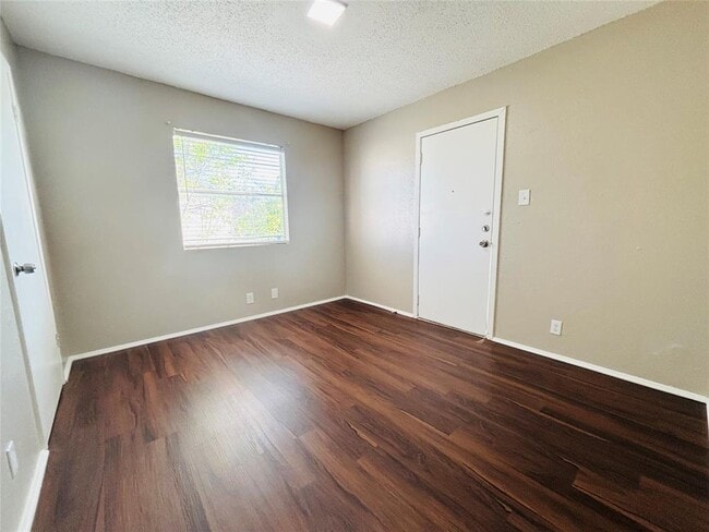 Building Photo - 10211 Brownie Dr