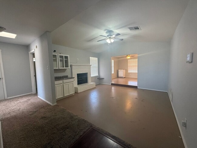 Building Photo - 609 Montwood Ct