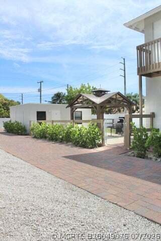Building Photo - 305 Cypress Dr