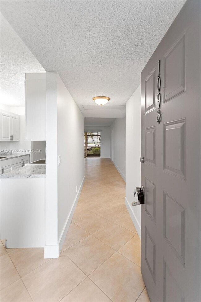 Building Photo - 1400 SW 124th Terrace