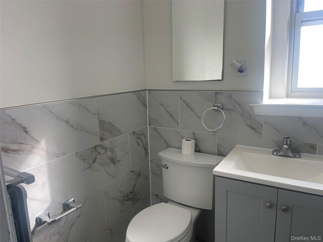 Building Photo - 200 Claridge Ave