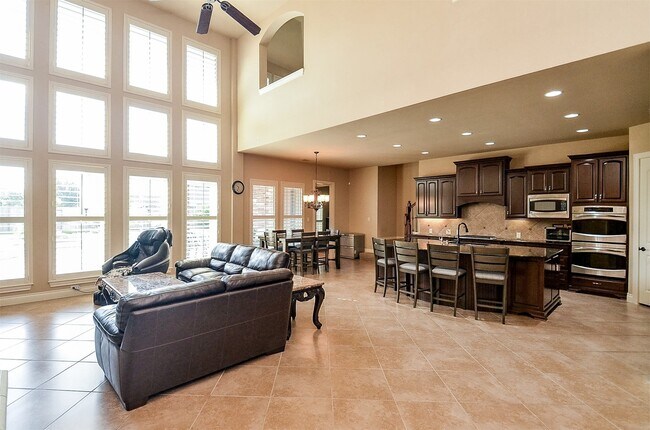 Building Photo - 2239 Monarch Terrace Dr