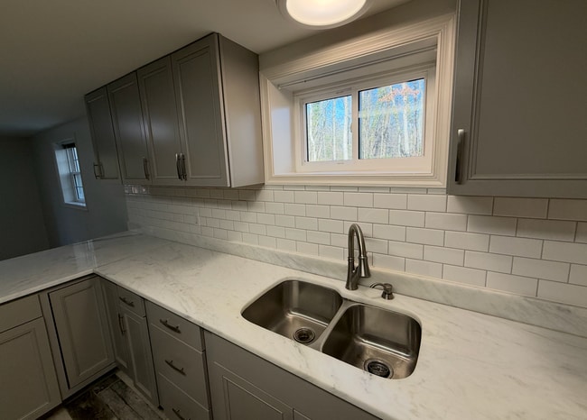 Building Photo - 6711 Park Hall Dr