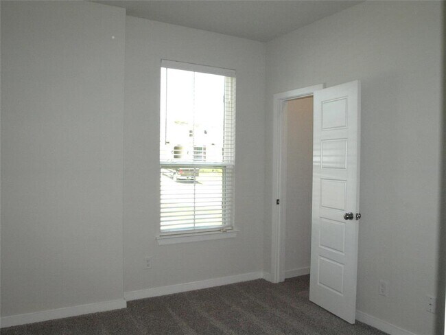 Building Photo - 4078 Estes Ct