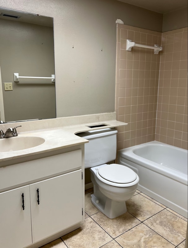 Building Photo - 630 Pavare Ct