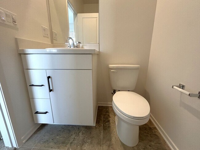 Building Photo - Milk Thistle Ln  Chino, 91708  (4 Bed, 4 Bath)