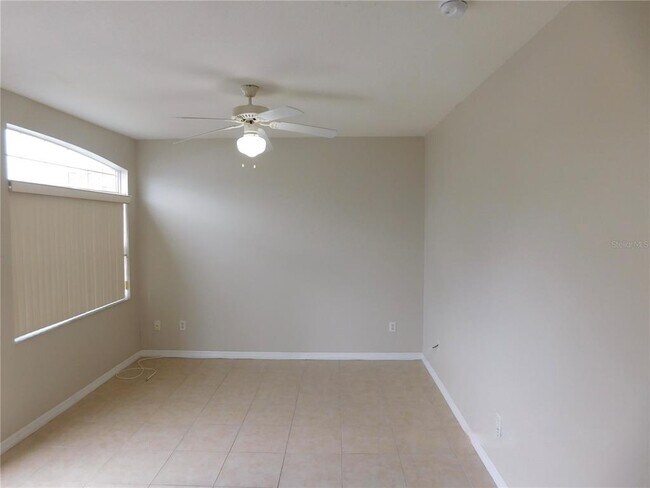 Building Photo - 627 Orchid Dr