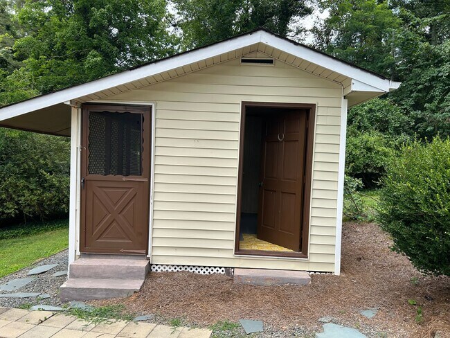 Building Photo - 109 Cedar Trails Ct