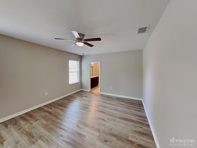 Building Photo - 518 Squires Grove Dr