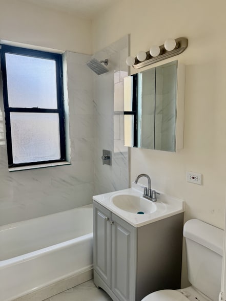 Building Photo - 3410 W Carmen Ave