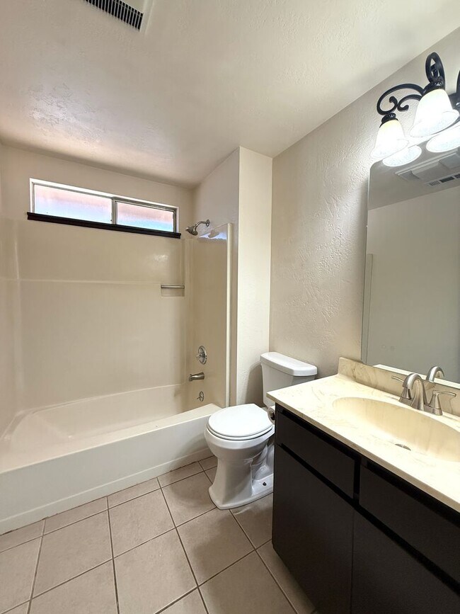 Building Photo - 2900 Terrmont Loop