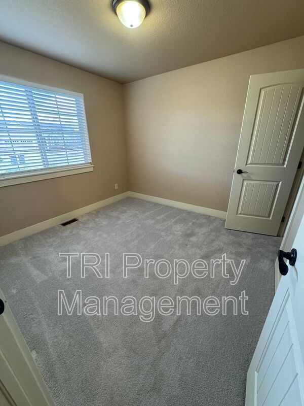 Building Photo - 4249 Woodlake Ln