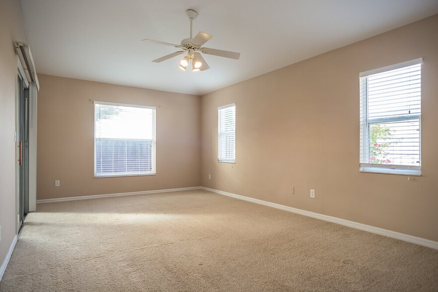 Building Photo - 232 Valley Edge Dr