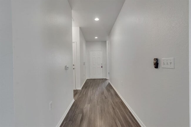 Building Photo - 9300 China Rose Dr