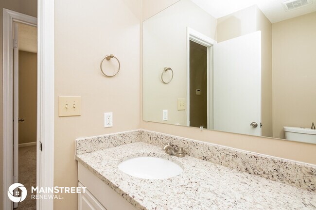 Building Photo - 211 Sterling Ridge Dr