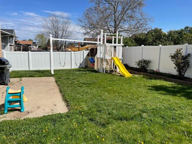 Building Photo - 5942 S 3975 W