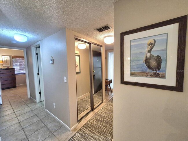 Building Photo - 50 Woodlake Pl