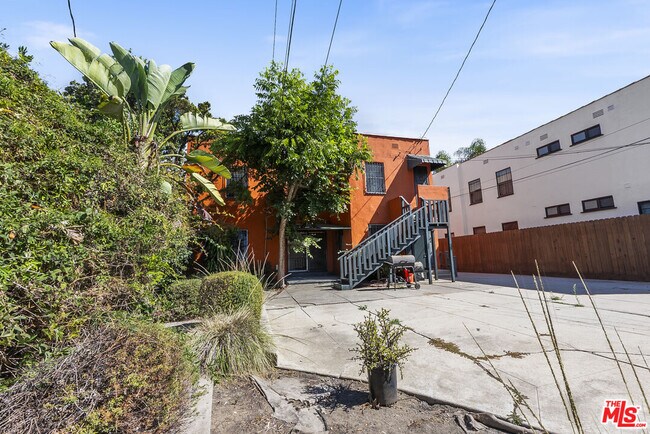 Building Photo - 1137 Meadowbrook Ave