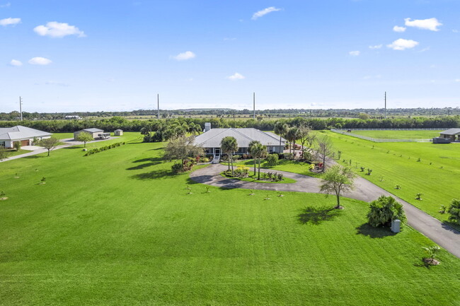 Building Photo - 8135 White Fences Ln