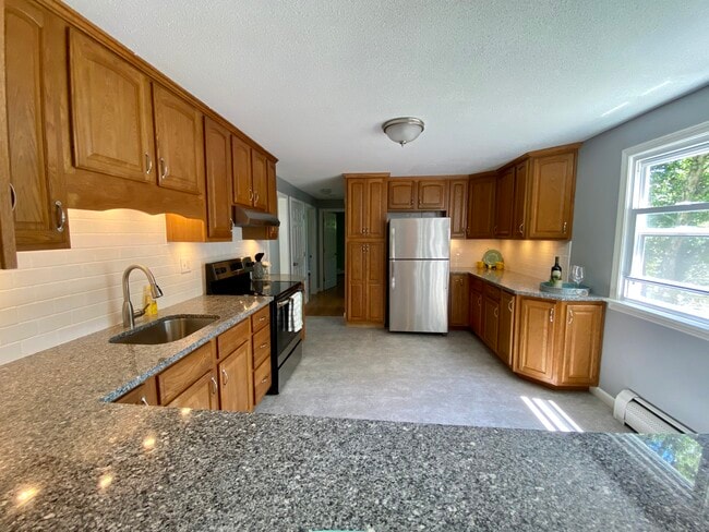 Building Photo - 94 Glenstone Dr