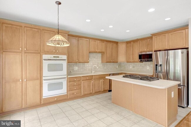 Building Photo - 2451 Silk Ct