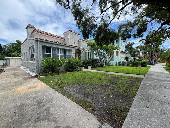 Building Photo - 125 Adalia Ave