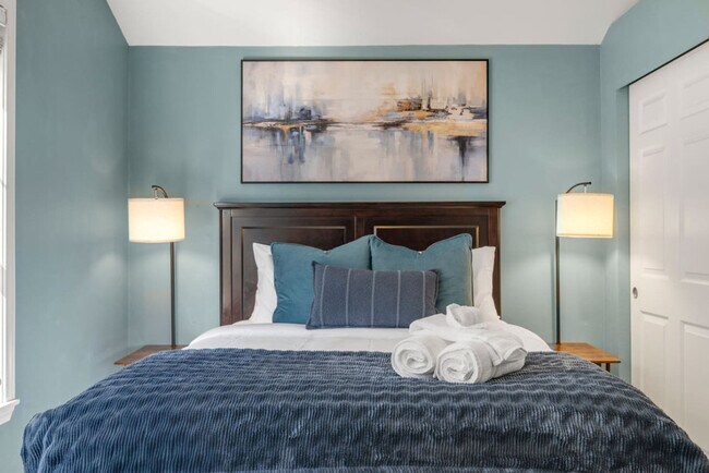 Building Photo - 931 N 35th St