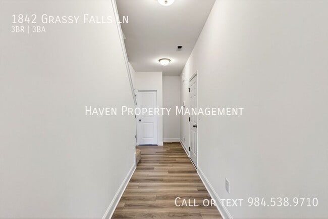 Building Photo - 1842 Grassy Falls Ln