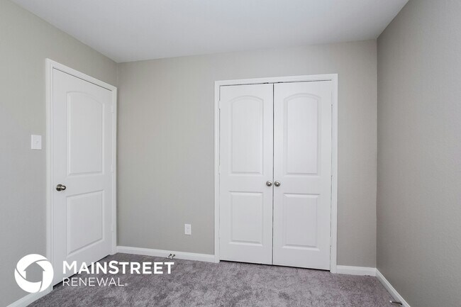 Building Photo - 26420 Richter Dr