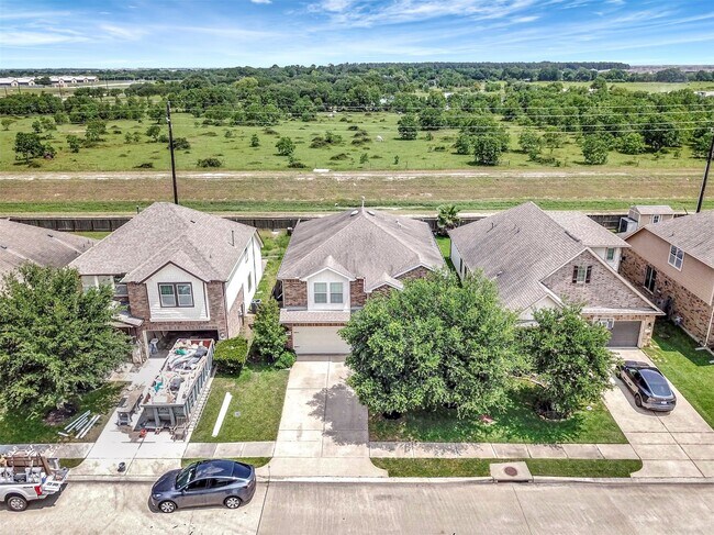 Building Photo - 5439 Baronet Dr