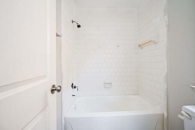 Building Photo - 1114 Blue Diamond Dr