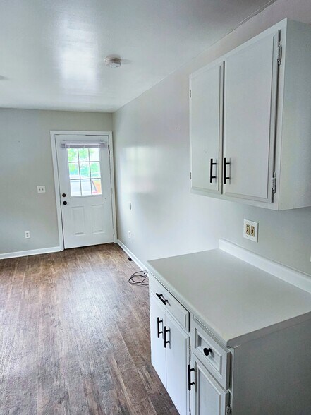 Building Photo - 317 E Church St