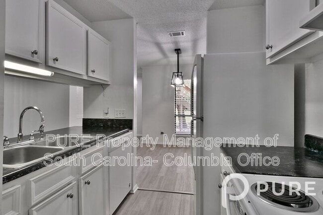 Building Photo - 207 Weddell St