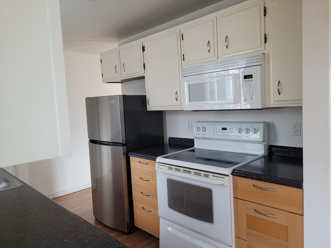 Kitchen - 4795 Clarence Ct SE
