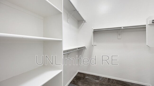 Building Photo - 6737 E Hetley Pl