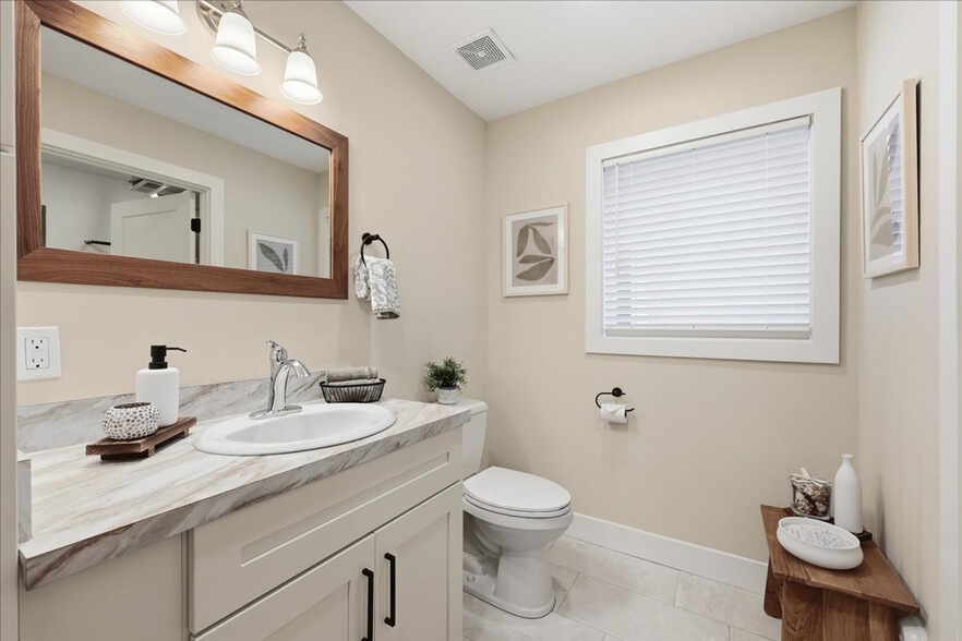 Building Photo - 1434 S Euclid Ave