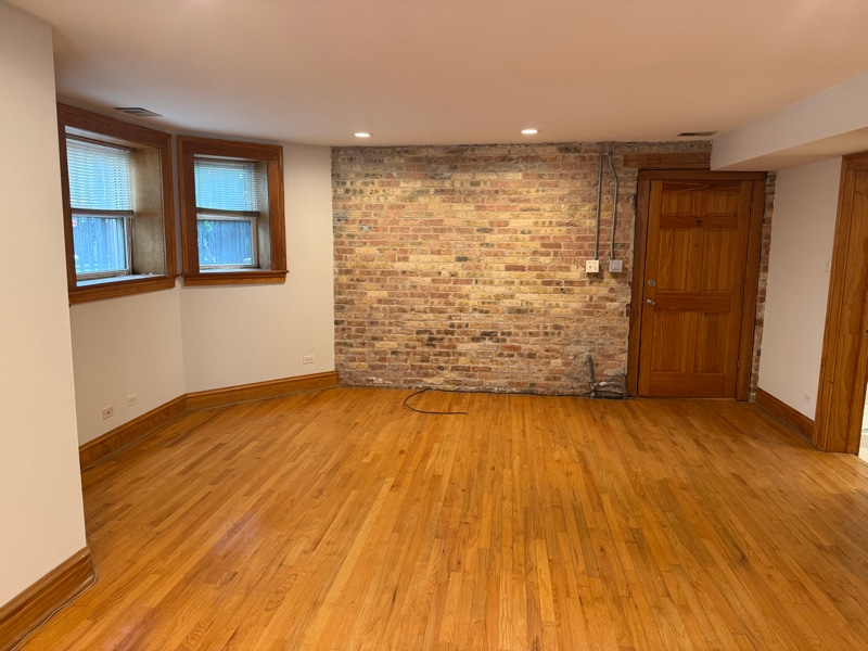 Building Photo - 3242 W Wrightwood Ave