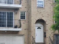 Building Photo - 403 New St