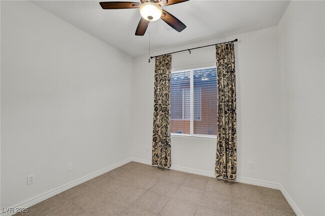 Building Photo - 7425 Glorious Sun Dr